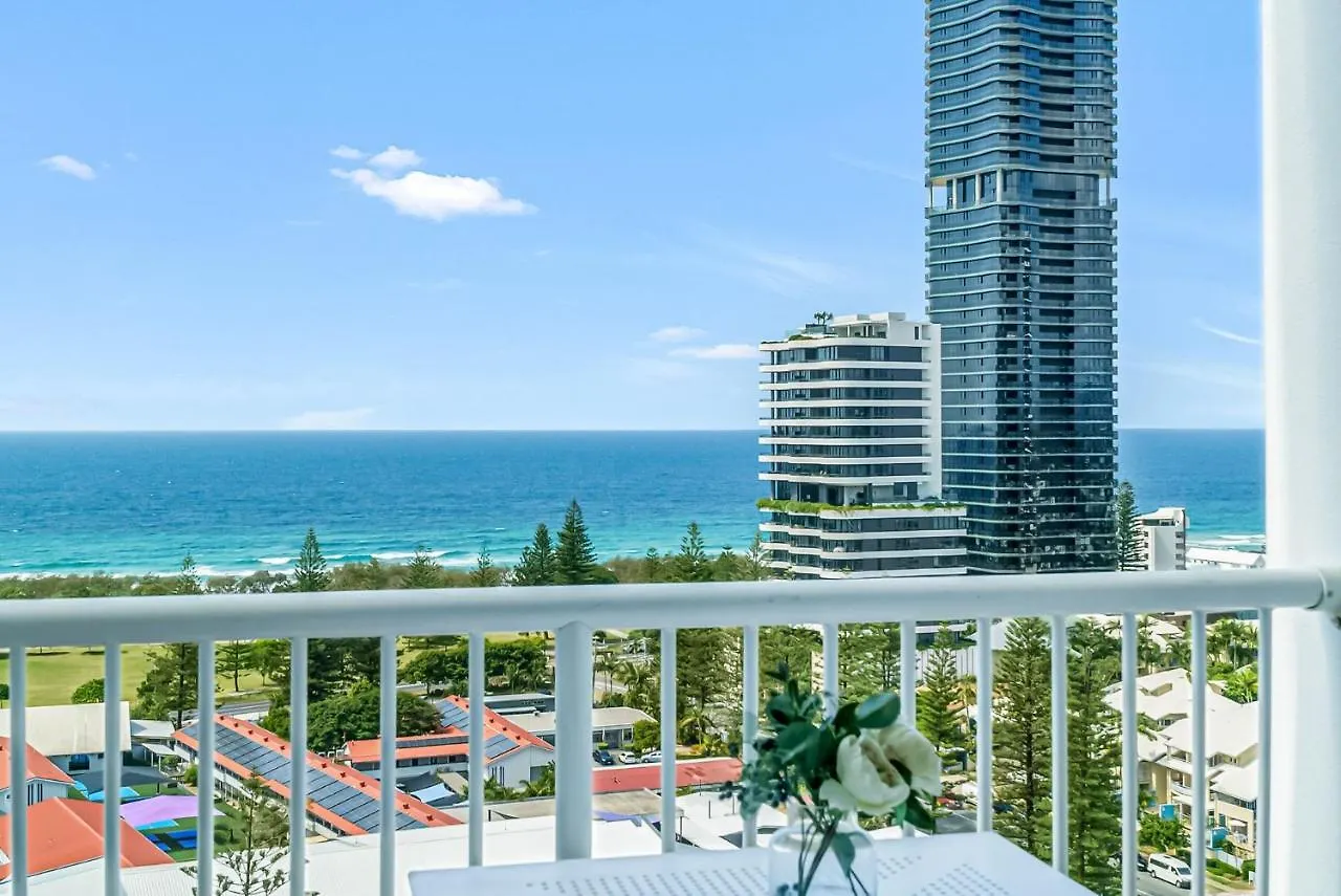 Large Sub-Penthouse Apartment In Broadbeach - Coasthm Gold Coast