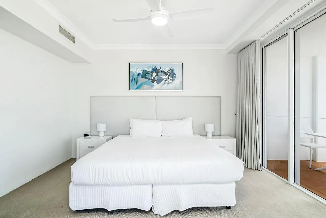 Large Sub-Penthouse Apartment In Broadbeach - Coasthm Gold Coast